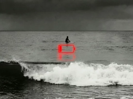 Attendre la vague parfaite est le meilleur moyen de se noyer.